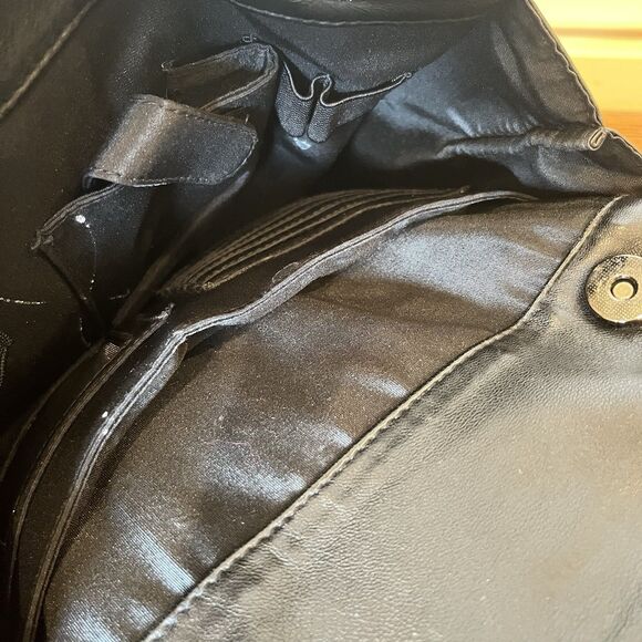 Wilson's Leather Pelle Studio Black Leather Medium Shoulder Backpack Butter Soft - Picture 11 of 15